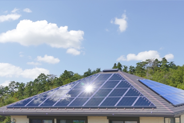 太陽光発電で再生可能エネルギー発電促進賦課金が増えている